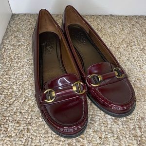 Selling this 6.5 Life Stride flats